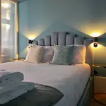 Design Award-winning In Ribeira Apartment